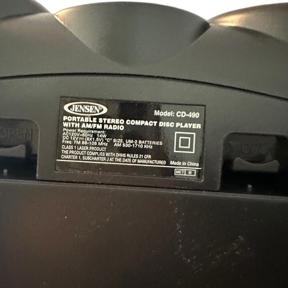 JENSEN CD-490 Portable Stereo CD Player With AM/FM Stereo Radio Boombox Red-Blk - Picture 7 of 7